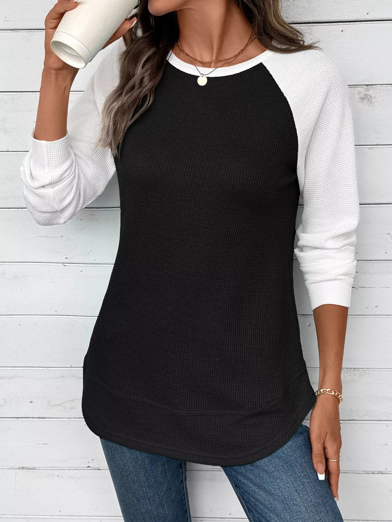 Waffle knit t-shirt with contrast raglan sleeves in a slightly stretchy fabric