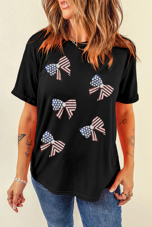 Round neck short sleeve t-shirt featuring a US flag design in a cotton blend fabric.