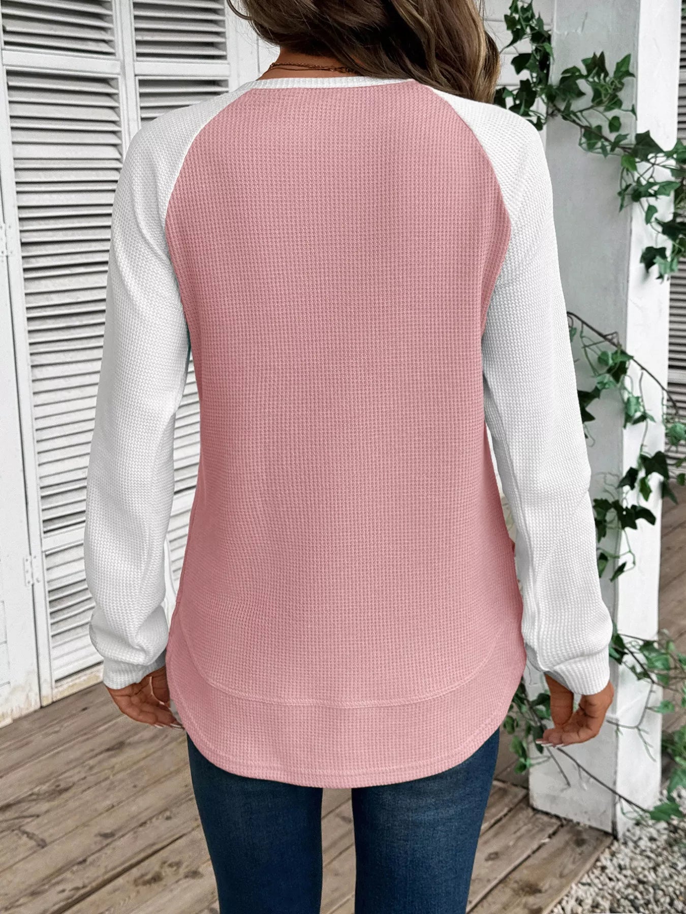 Waffle knit t-shirt with contrast raglan sleeves in a slightly stretchy fabric