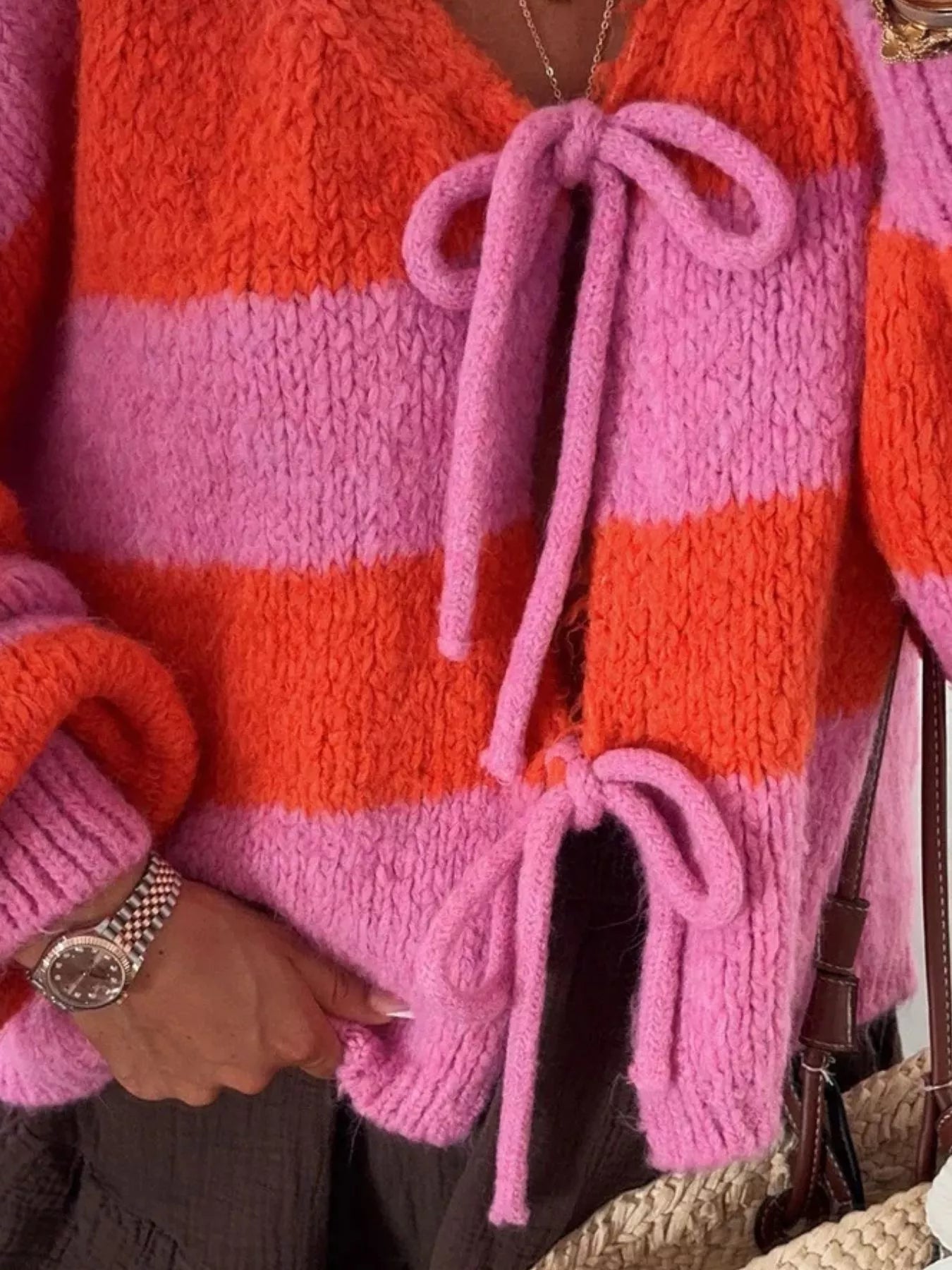 Striped tie-front cardigan in slightly stretchy polyester with long sleeves and a relaxed fit.