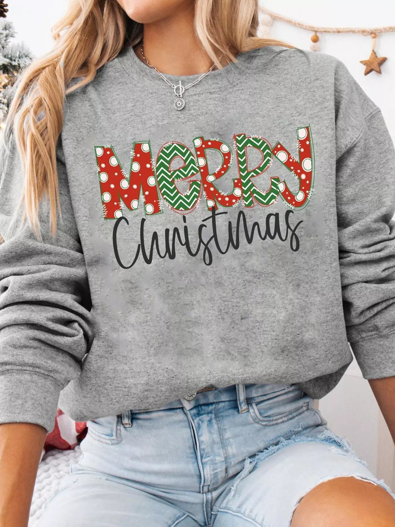 Cotton blend sweatshirt with drop shoulders and festive letter print in relaxed fit