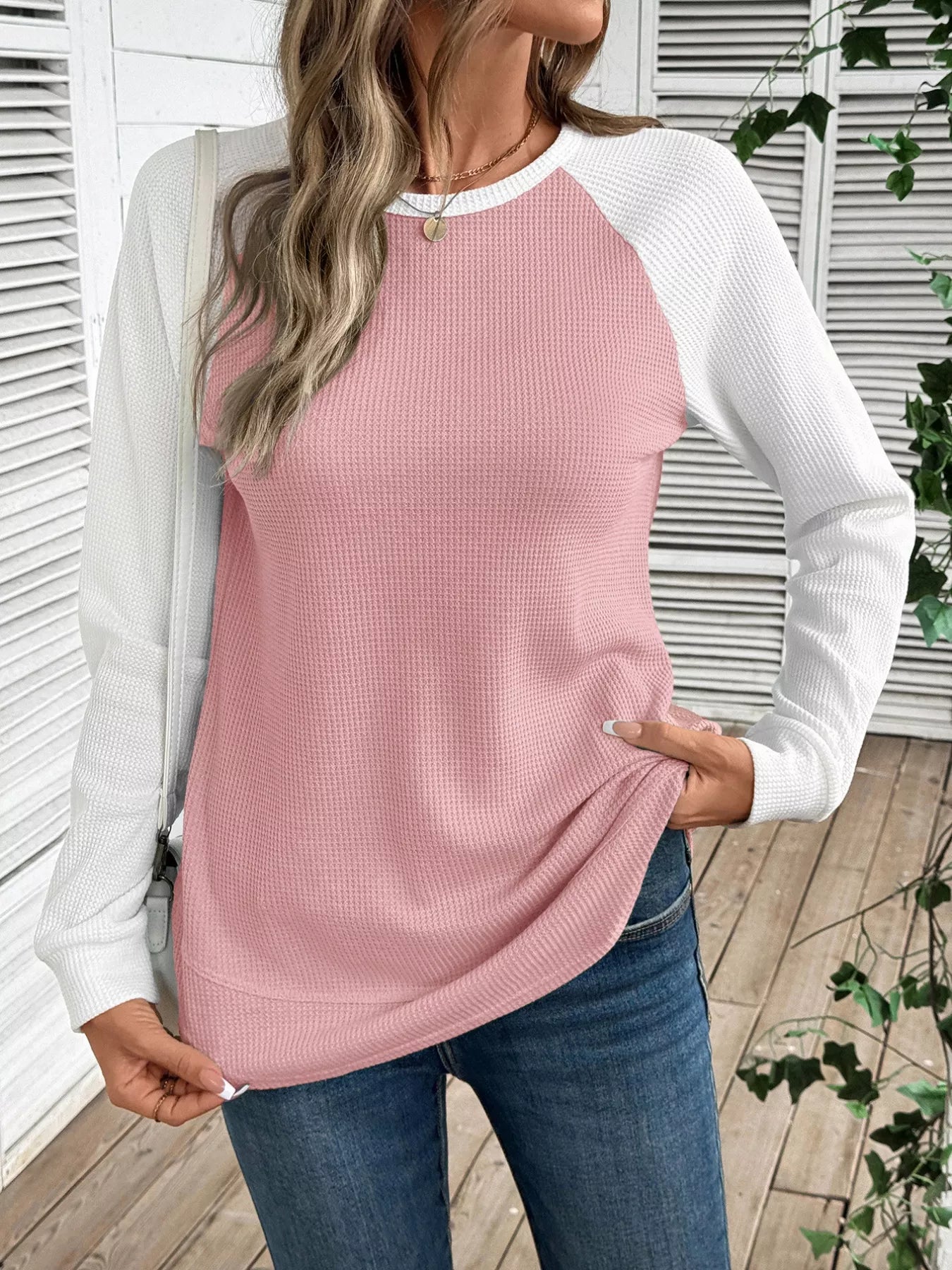 Waffle knit t-shirt with contrast raglan sleeves in a slightly stretchy fabric