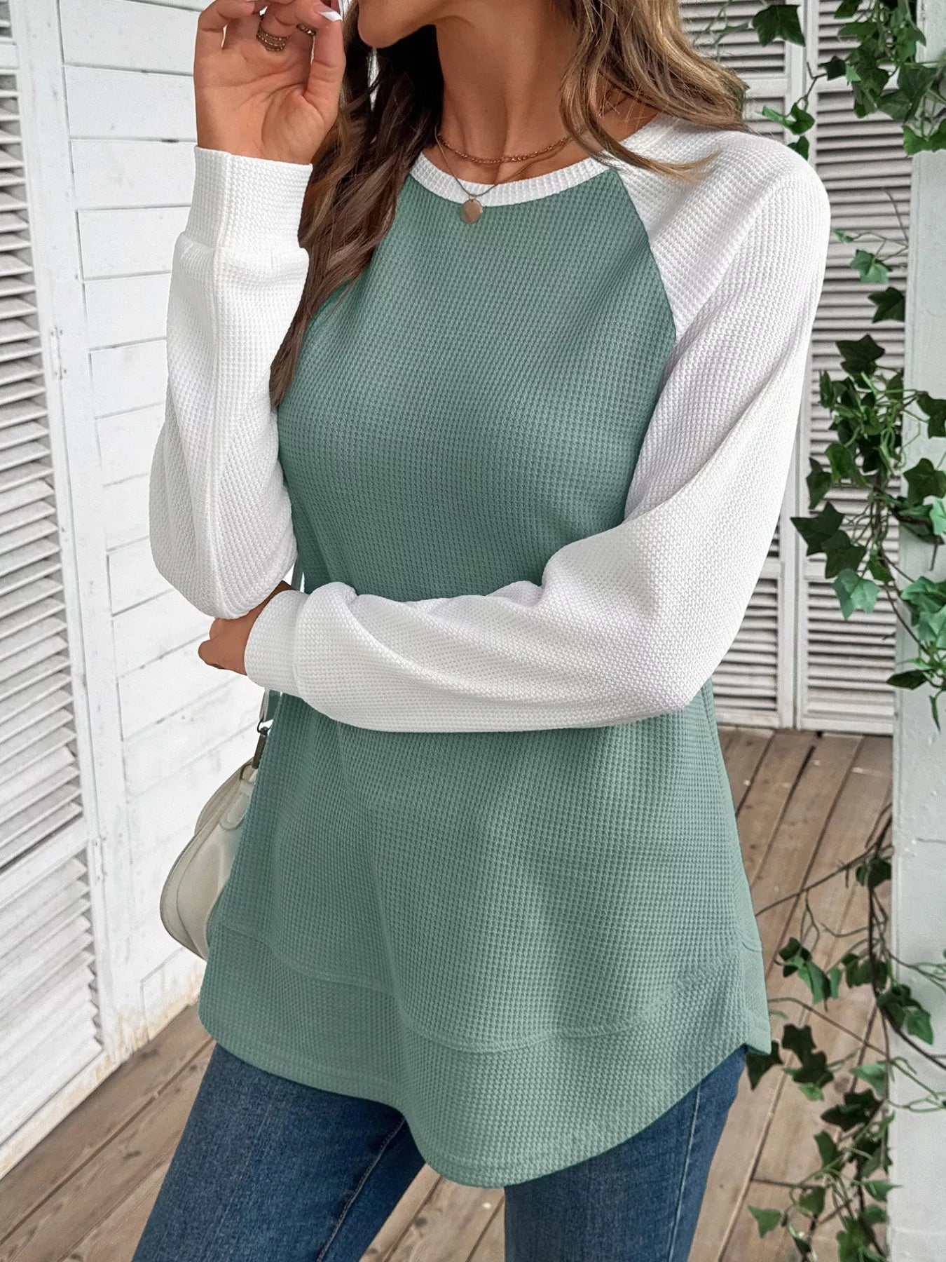 Waffle knit t-shirt with contrast raglan sleeves in a slightly stretchy fabric