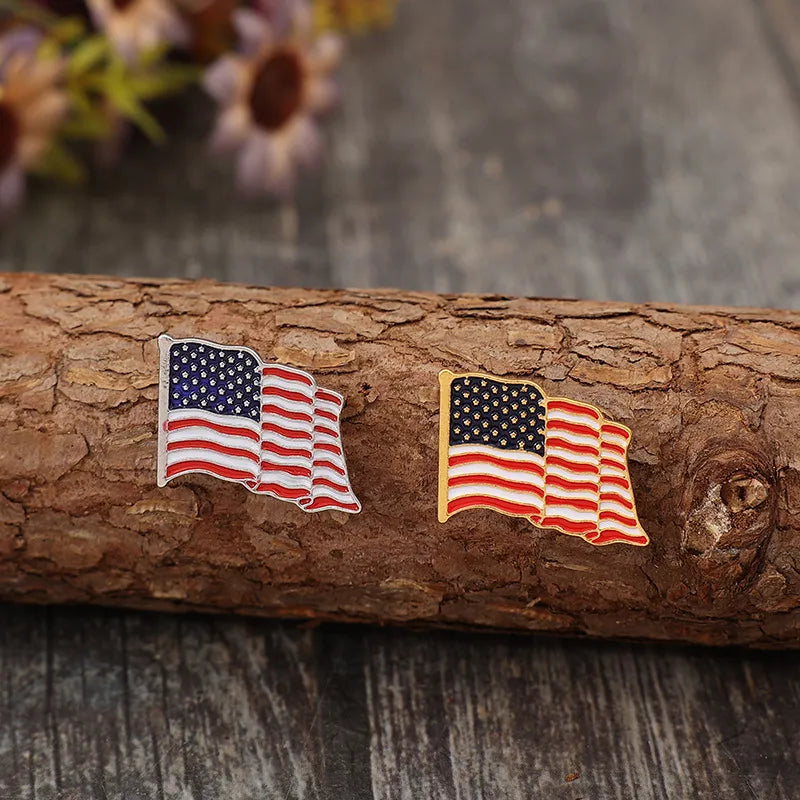 Two-piece alloy brooch set featuring a US flag design with a drip oil effect.