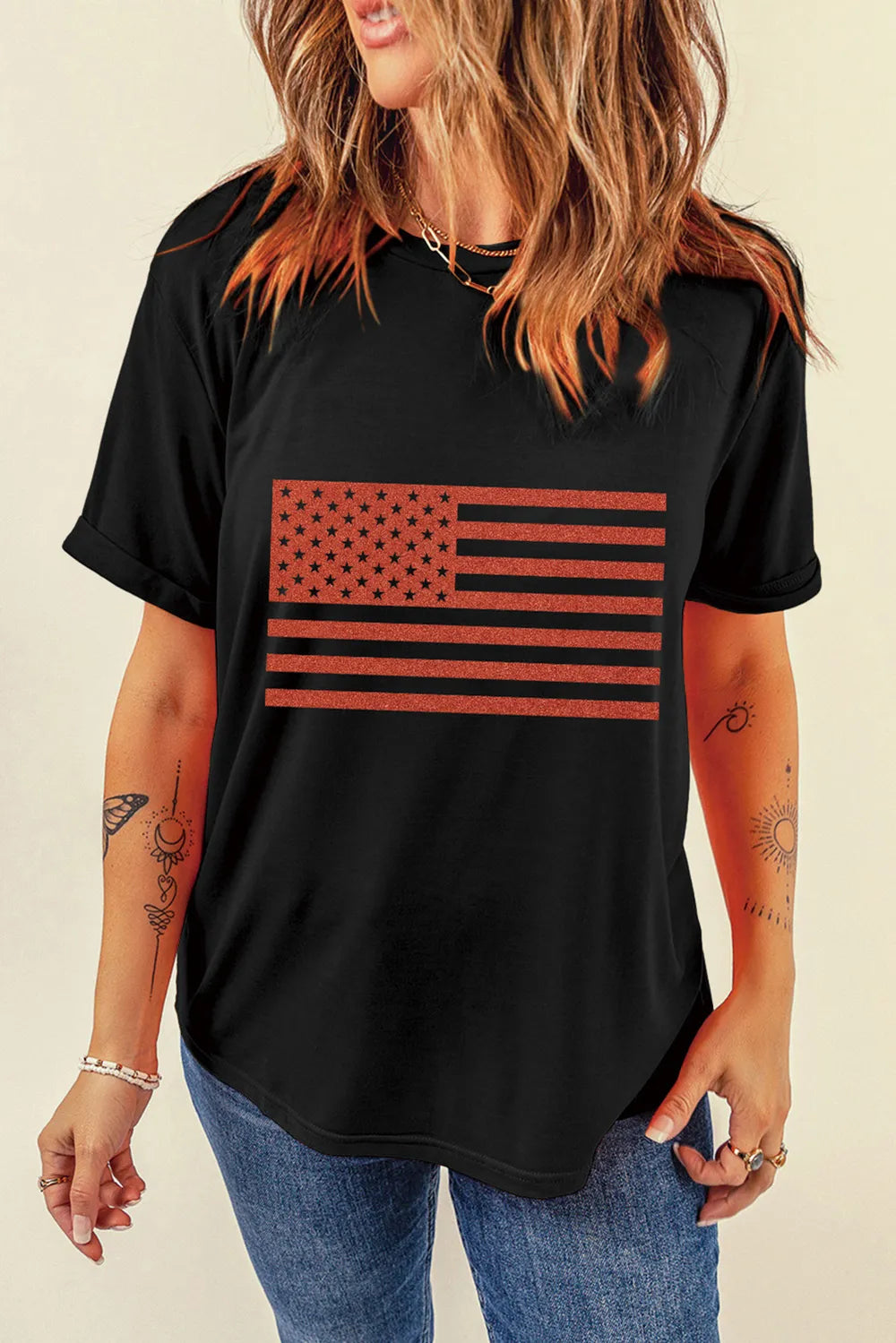 Short sleeve T-shirt with US flag print, round neck, made of polyester blend fabric.