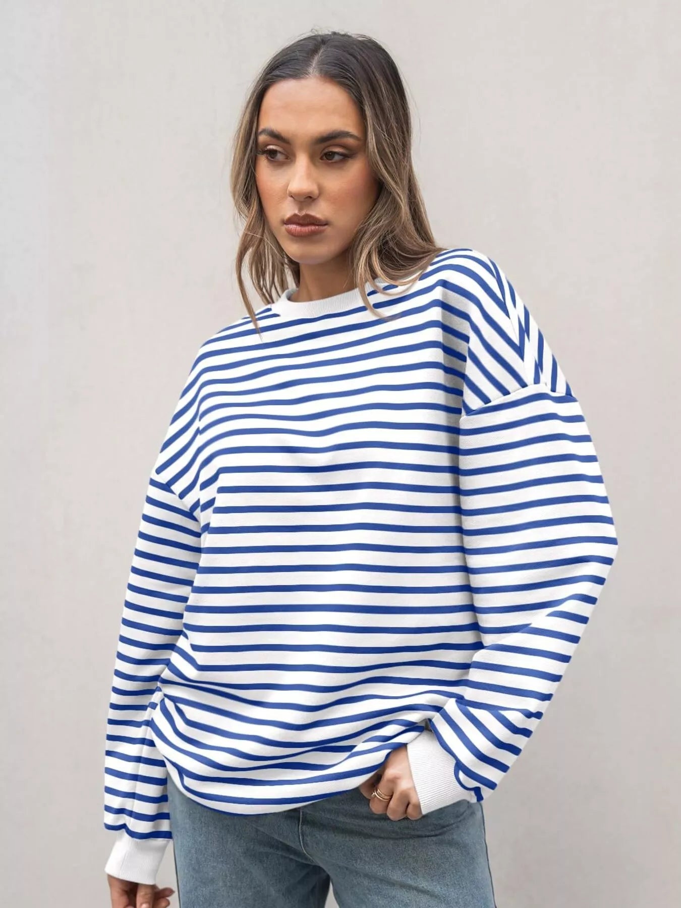 Oversized striped sweatshirt in rayon blend with long sleeves and relaxed fit