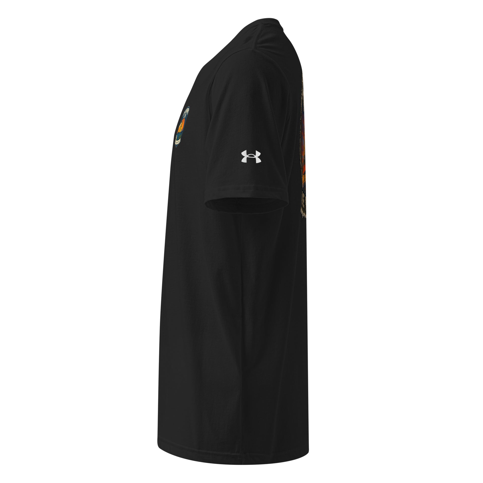 Lightweight Under Armour athletic t-shirt in relaxed fit with quick-drying fabric and split hem.