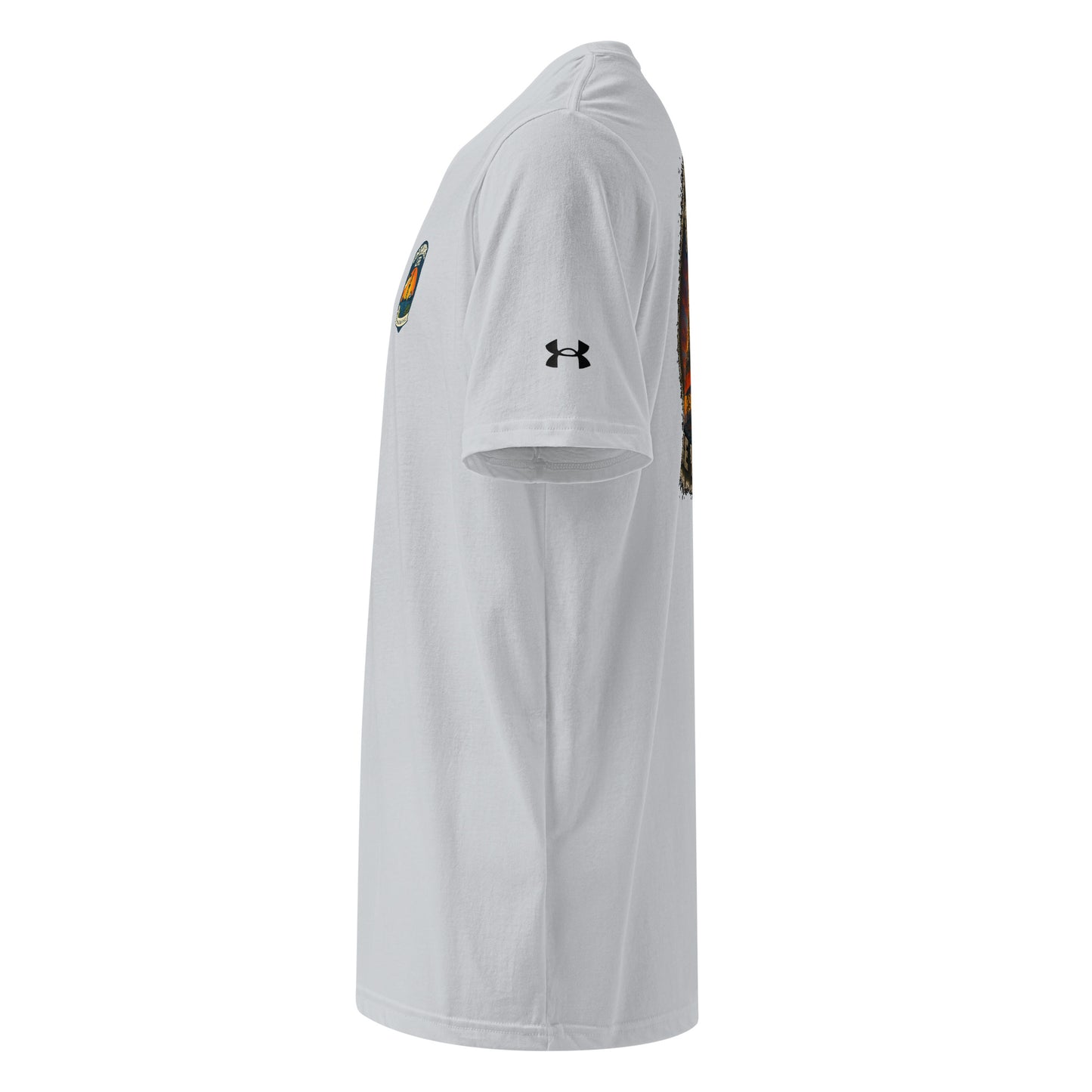 Under Armour quick-drying athletic T-shirt with relaxed fit and split hem in gray color.