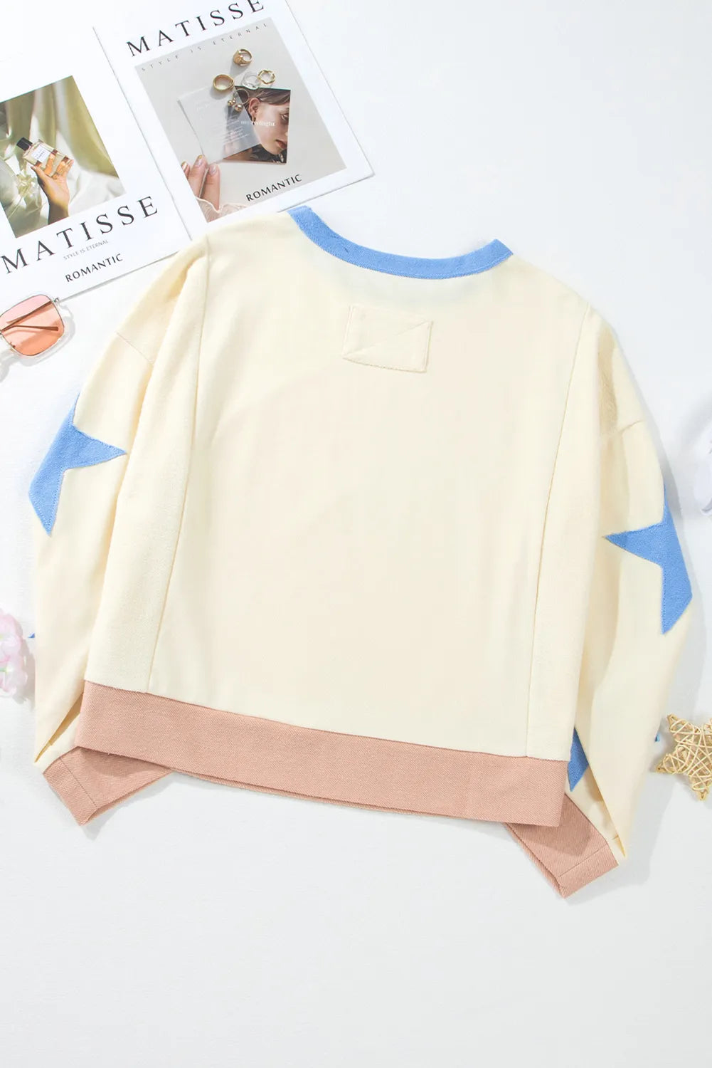 Round neck long sleeve sweatshirt with star patch in polyester cotton blend